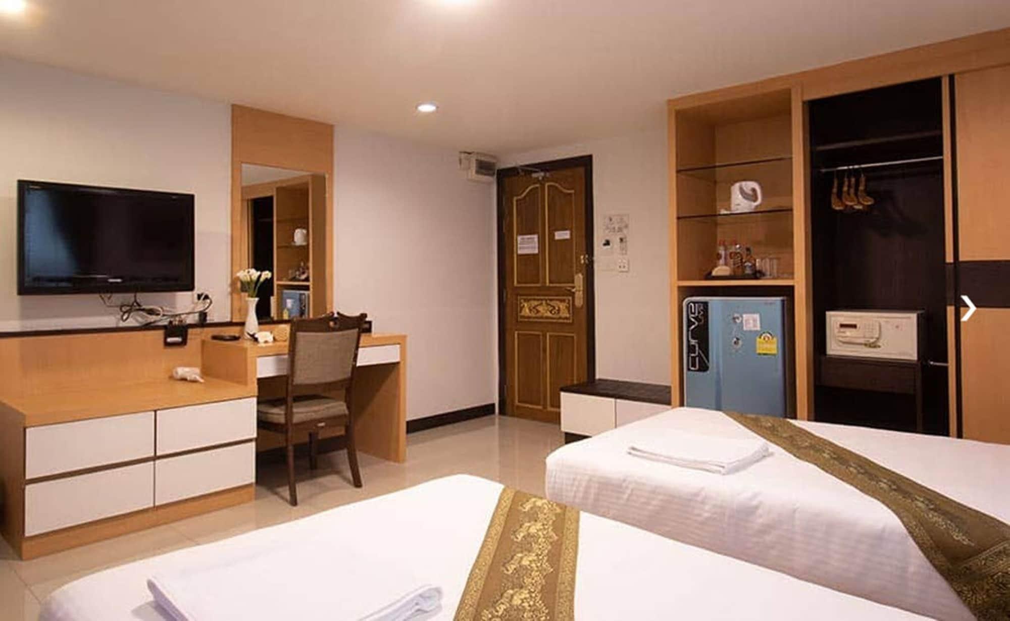 Gusto Pratunam Hotel Банкок Екстериор снимка