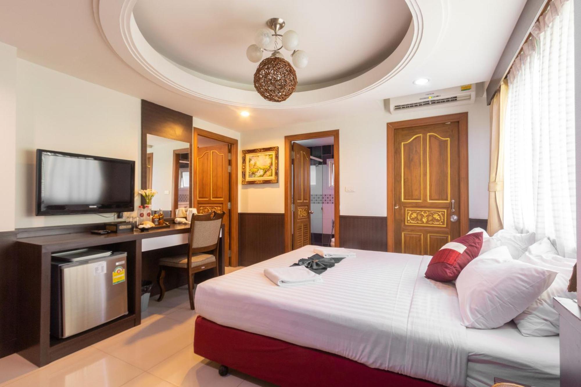 Gusto Pratunam Hotel Банкок Екстериор снимка